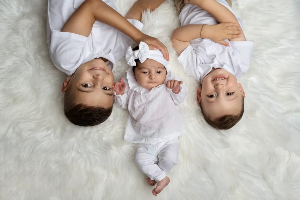 shooting photo naissance freres soeurs a domicile